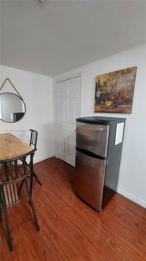 Foto principal - 825 Brickell Bay Dr