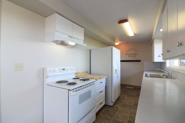 Building Photo - 2 Bedroom, 1 Bath + an Office Home in North Pasco