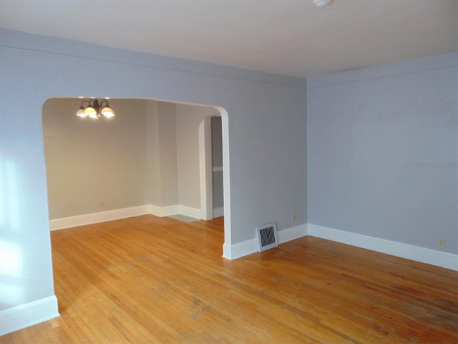 Building Photo - 330 S Quincy St