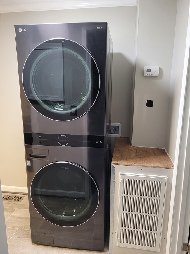 Building Photo - 1217 Fargo St