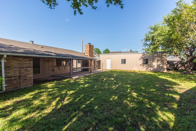 Foto del edificio - 5629 Usher St, The Colony, TX 75056