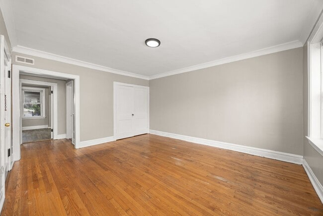 Building Photo - 5041 W 18th St