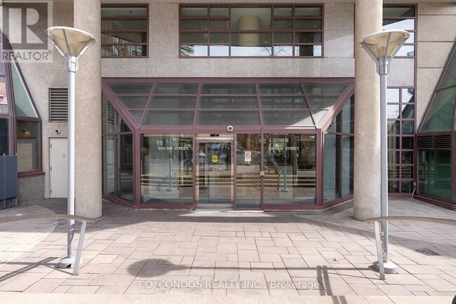 Building Photo - 1001 Bay St.