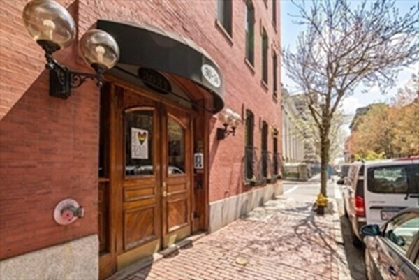 Building Photo - 29 E Concord St