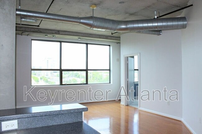 Building Photo - 115 W Peachtree Pl NW