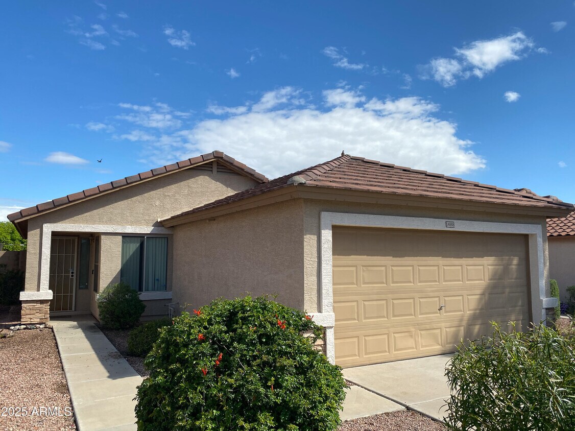 Foto principal - 14888 W Acapulco Ln