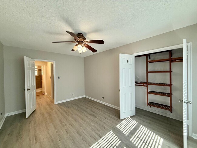 Foto del edificio - 230 N George Mason Dr