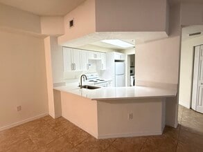 Building Photo - 3020 Alcazar Pl