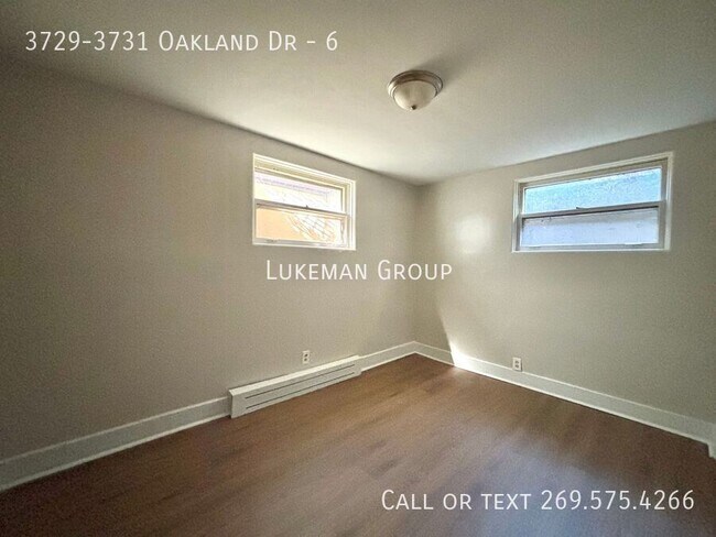 Foto del edificio - 3729-3731 Oakland Dr-6