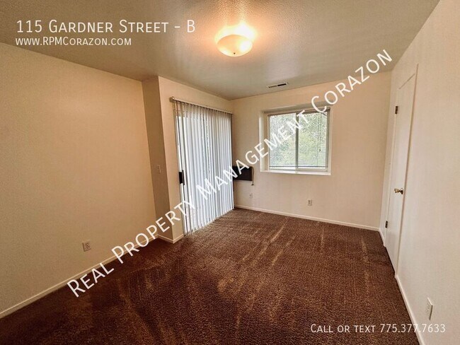 Foto del edificio - Upstairs 1 Bedroom, 1 Bathroom Close to Do...