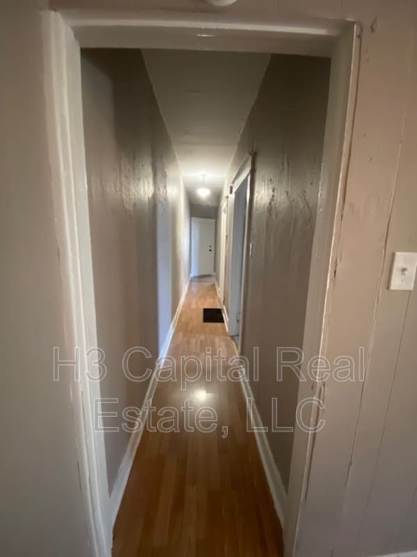 Building Photo - 2460 Benton St