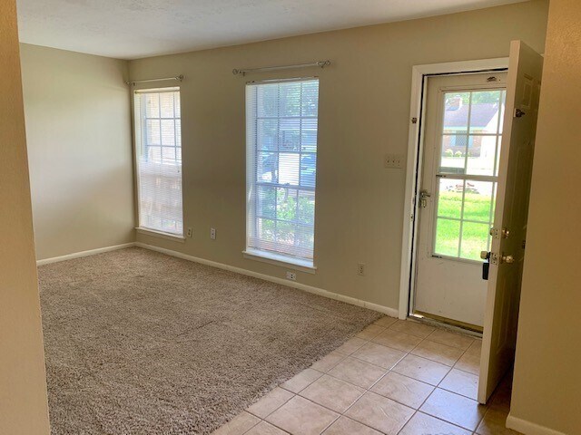 Foto del edificio - 16215 Rill Ln