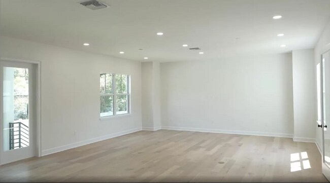 Foto del edificio - 3614 S Renellie Dr