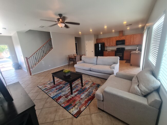 Foto del edificio - 8755 W Pershing Ave