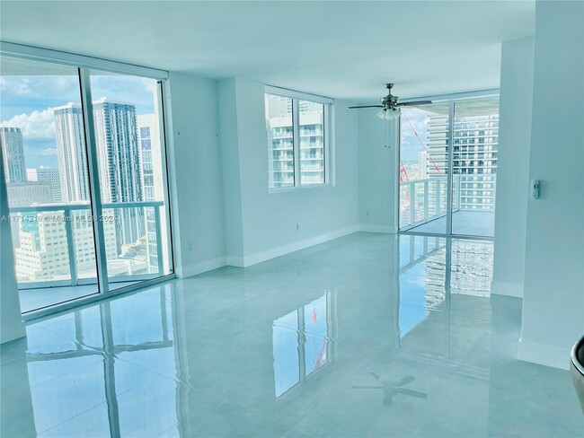 Foto del edificio - 244 Biscayne Blvd