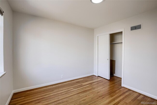 Foto del edificio - 36 N Washington St