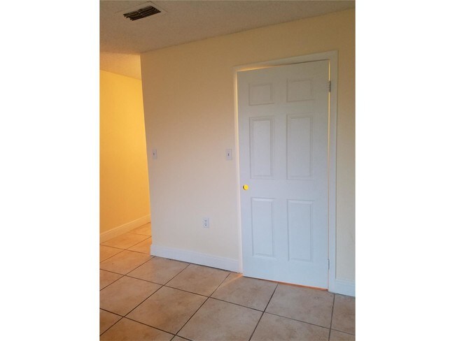 Building Photo - 2181 SW 80th Ter