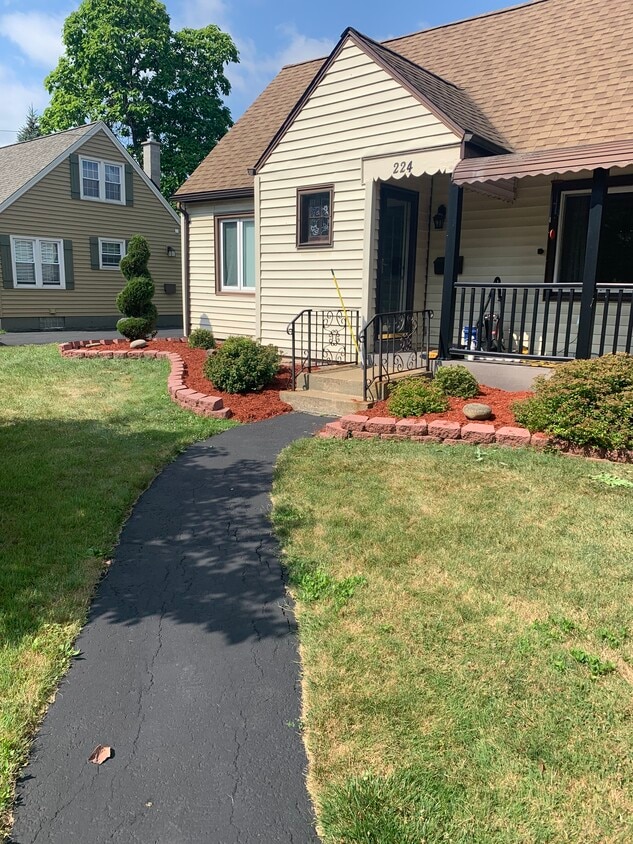 Primary Photo - 224 Dellwood Rd