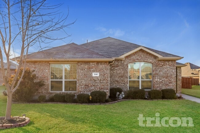 Building Photo - 712 Candelila Dr