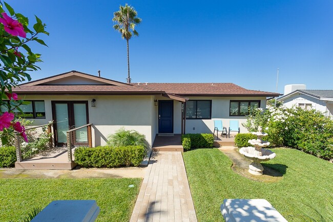 Building Photo - Furnished Oceanview Property