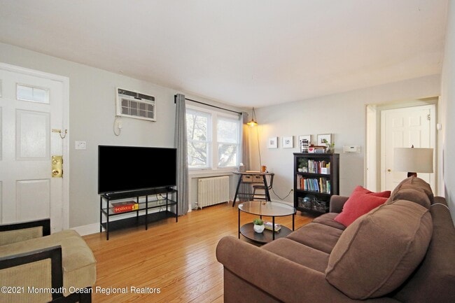 Building Photo - 16 Oldfield Pl