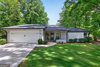 Building Photo - 208 Driftwood Ln