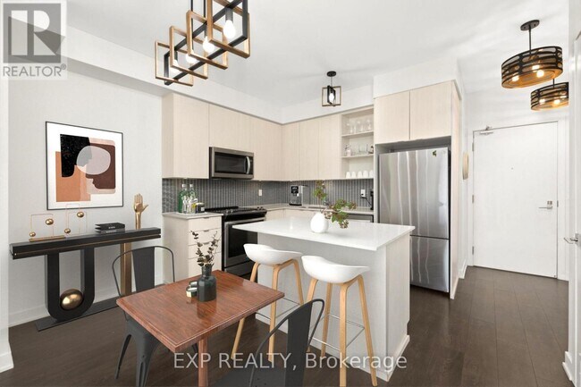 Building Photo - 4655 Glen Erin Dr