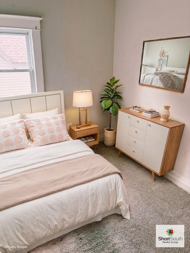 Foto del edificio - Updated 2 bed 1 bath townhome