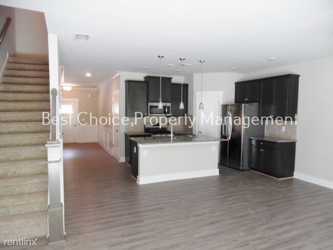 Building Photo - 3 br, 2.5 bath Townhome - 17 Grey Oak Trail