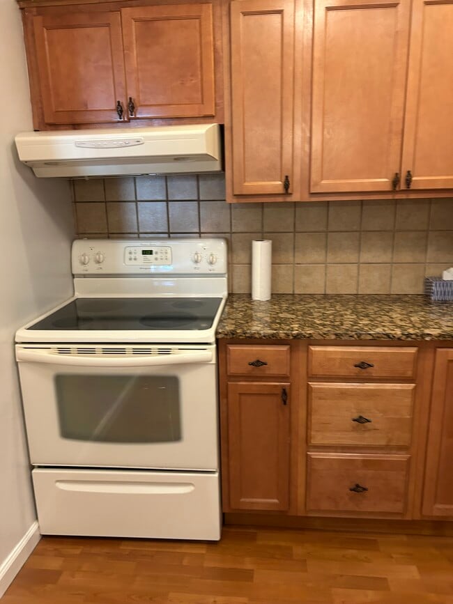 Kitchen - 7 Rockford Rd