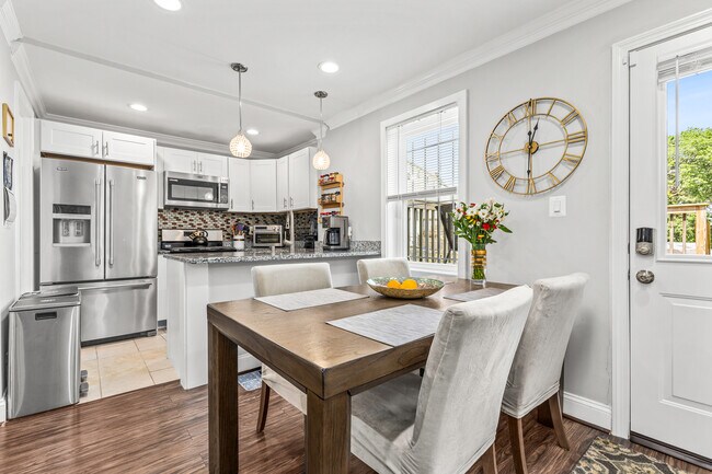 Foto del edificio - 920 52nd St NE