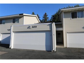 Building Photo - 305 Shawnee Trail