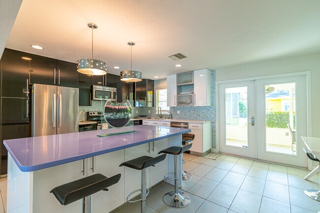 Foto del edificio - 810 95th Ave N