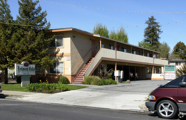 Building Photo - Redwood Oaks Apartments