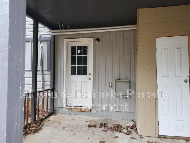 Building Photo - 2308 Lakewood Ave SW