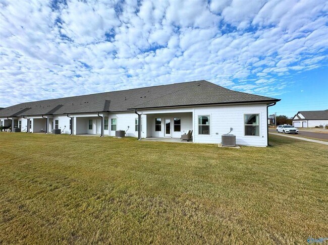 Building Photo - 12665 Whitcomb Cir