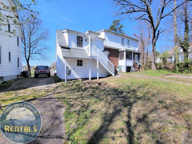 Foto del edificio - 310 Ridge St NW