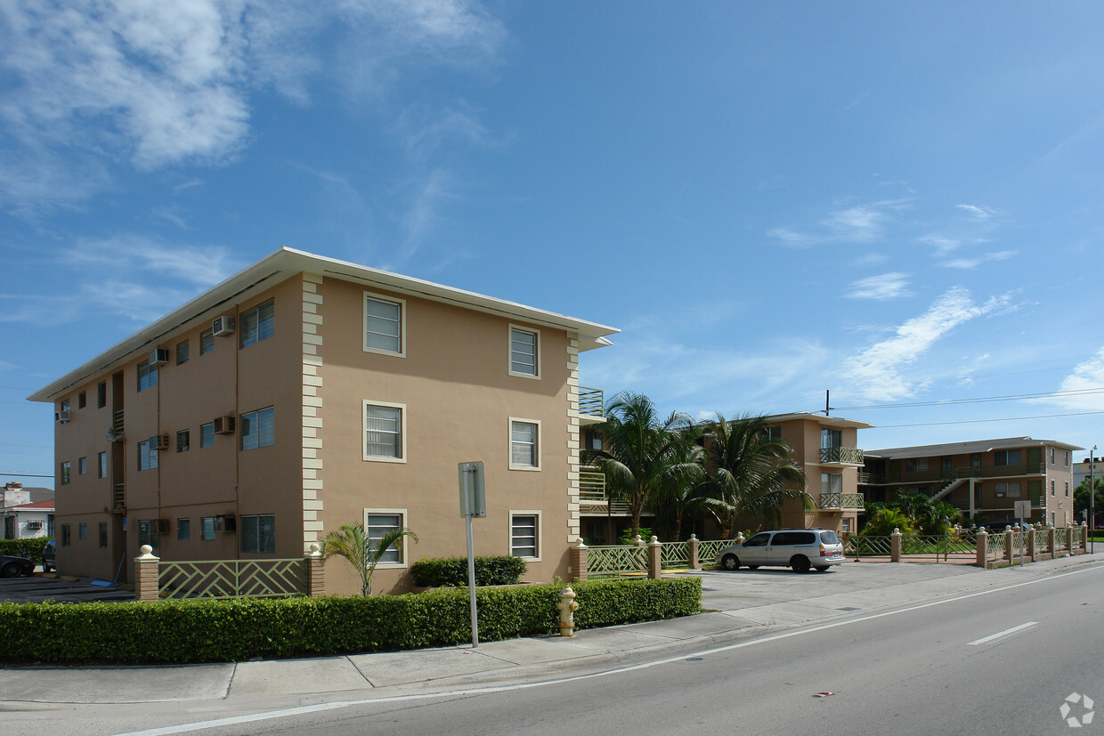 Foto del edificio - 6237 W Flagler St