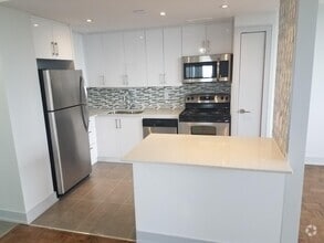 Building Photo - 225 Davisville Avenue