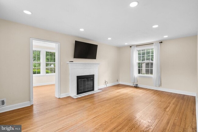 Building Photo - 2200 Windham Ln