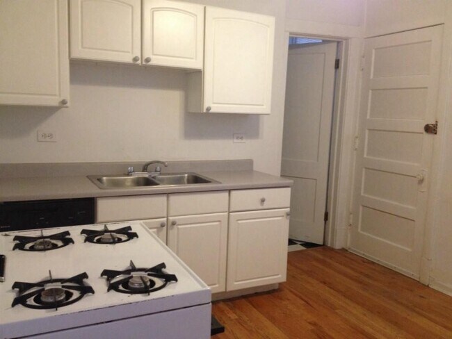 Foto del edificio - 5102 N Winchester Ave