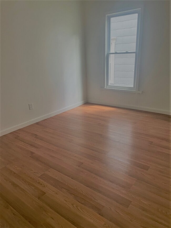 Building Photo - 317 Marguerite Ave