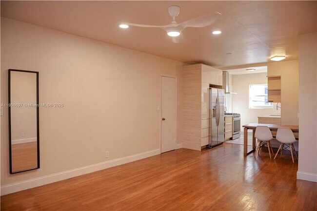 Foto del edificio - 10078 E Bay Harbor Dr