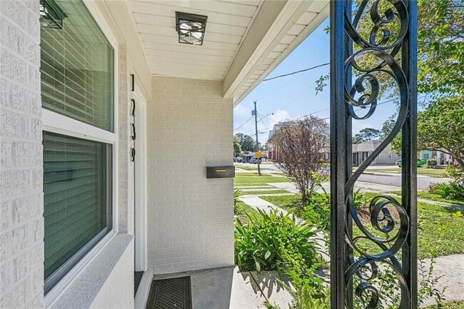 Building Photo - 1239 Helios Ave