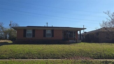 Building Photo - 2018 Van Cleave Dr