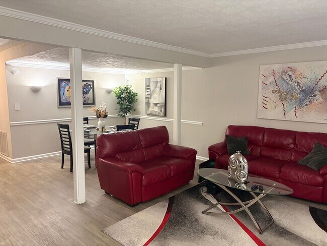 Foto del edificio - Charming 2BR Townhome in Atlanta