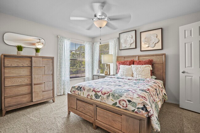 Foto del edificio - Nickel Creek Apts
