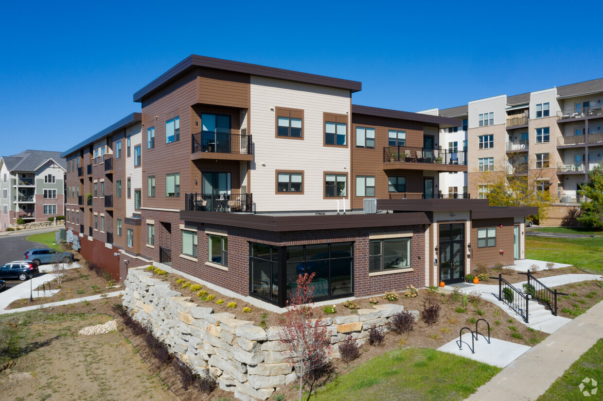 Primary Photo - Midtown Reserve Apartments