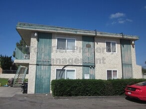 Building Photo - 908 S Sunshine Ave