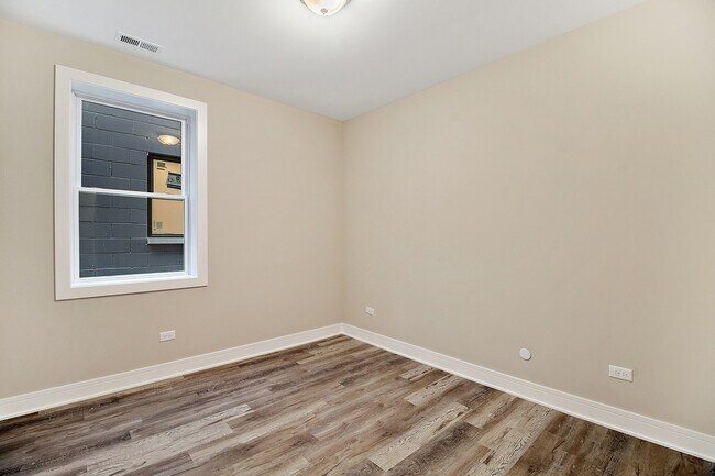 Foto del edificio - 6337 S Ellis Ave